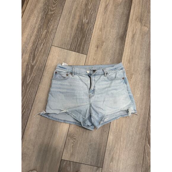 american eagle Pants - american eagle Light wash relaxed short size 10